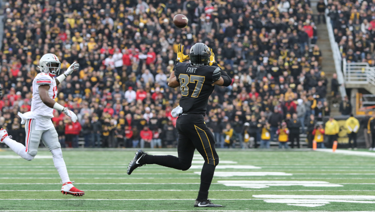 noah-fant-iowa-footbal