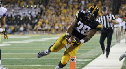 toren-young-iowa-football