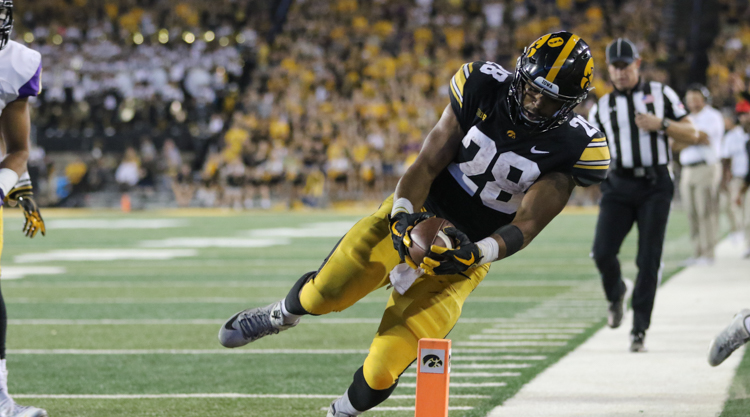 toren-young-iowa-football