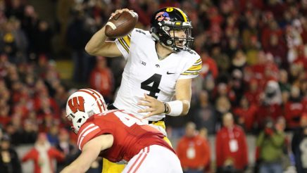 nate-stanley-iowa-football