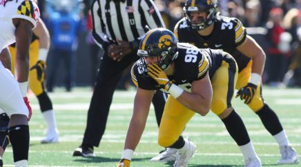 anthony-nelson-iowa-football