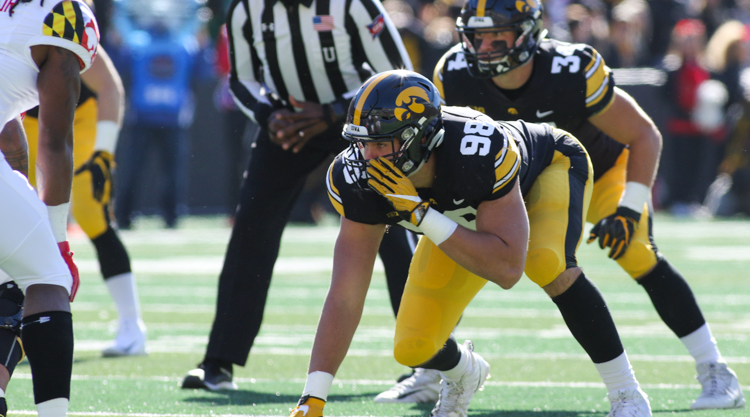 anthony-nelson-iowa-football