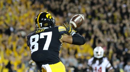 noah-fant-iowa-football