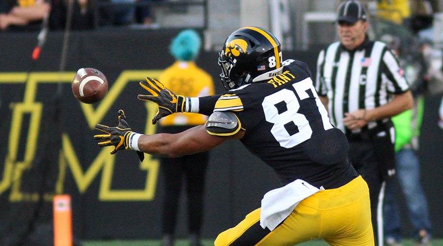 noah-fant-iowa-football