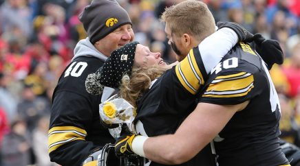 parker-hesse-iowa-football