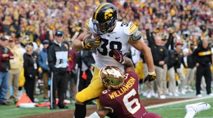 tj-hockenson-iowa-football