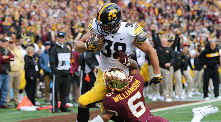 tj-hockenson-iowa-football