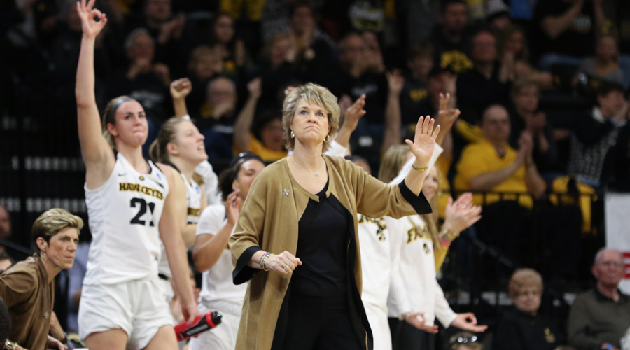 lisa-bluder lisa-bluder