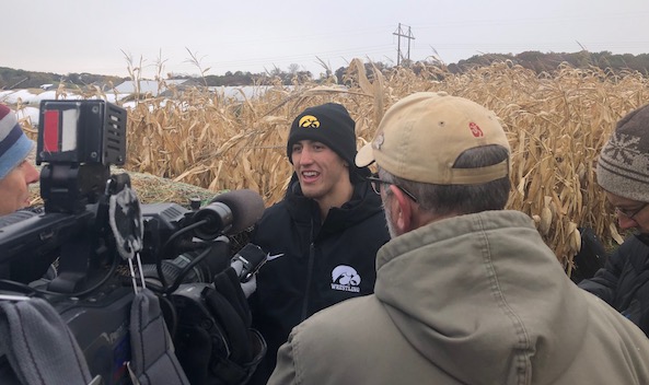 michael-kemerer-hawkeye-wrestling