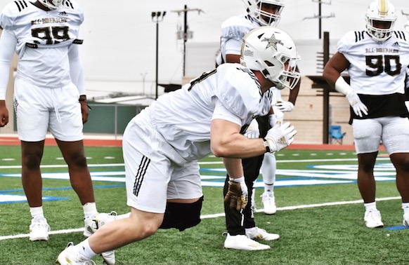 Logan-Jones-Iowa-Football