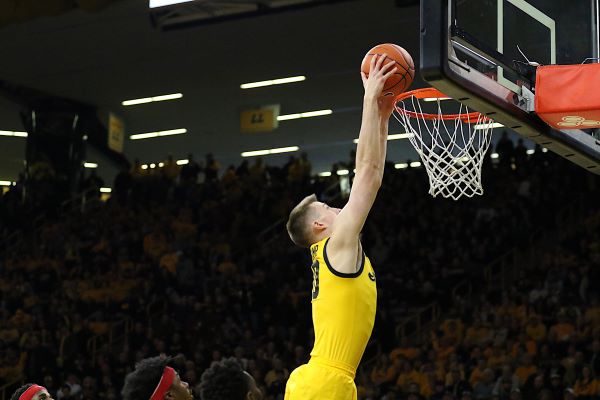 Joe-Wieskamp-Dunk Joe-Wieskamp-Dunk