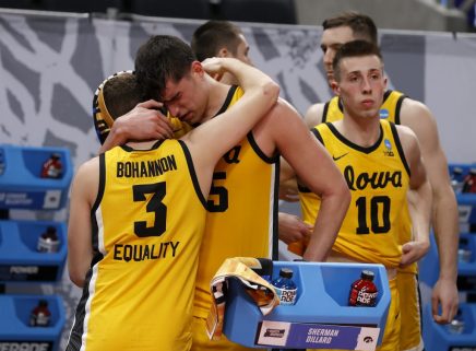 luka-garza-jordan-bohannon