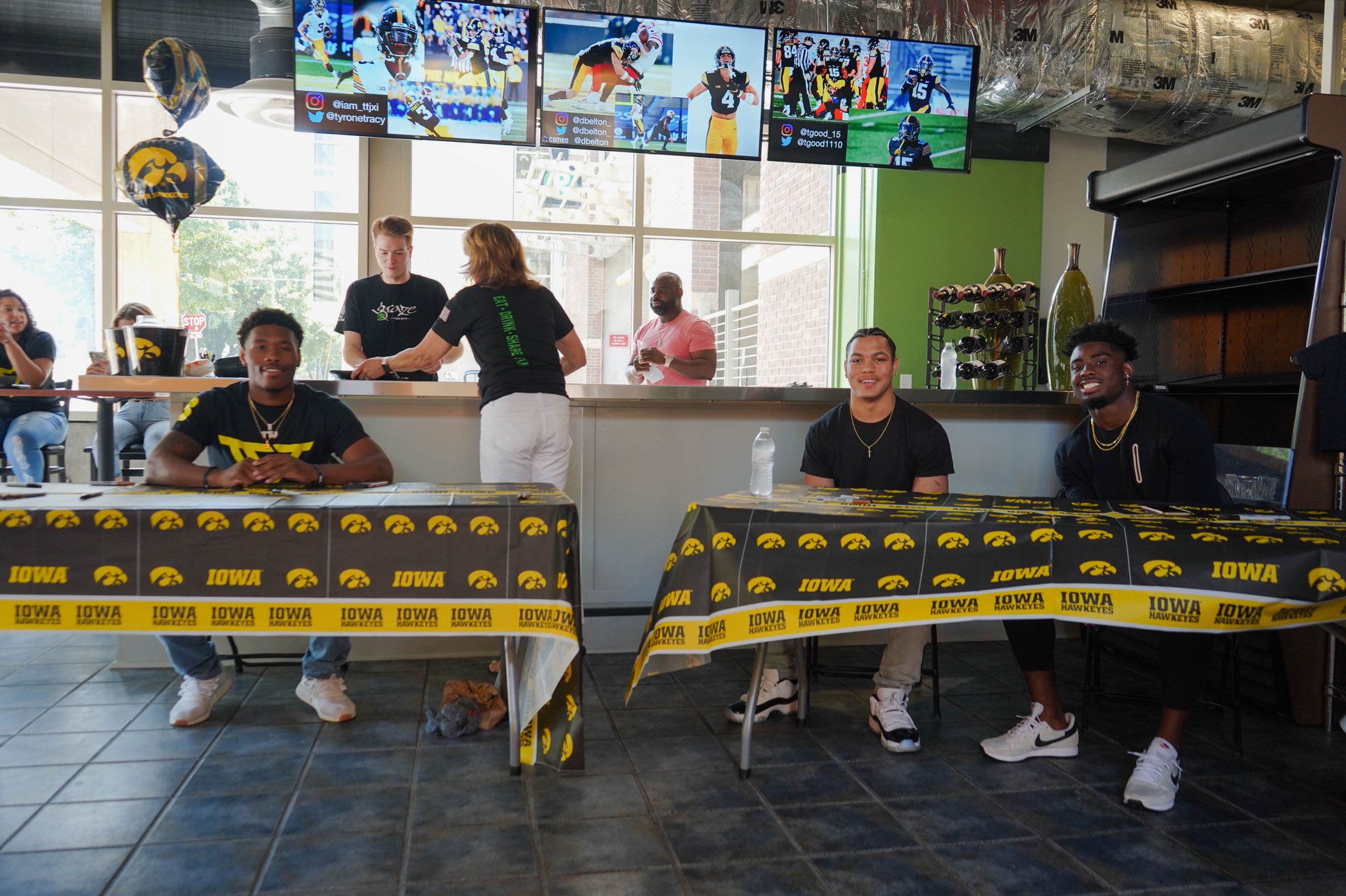 05B88E5E-4A70-4458-9E09-2297E325E964