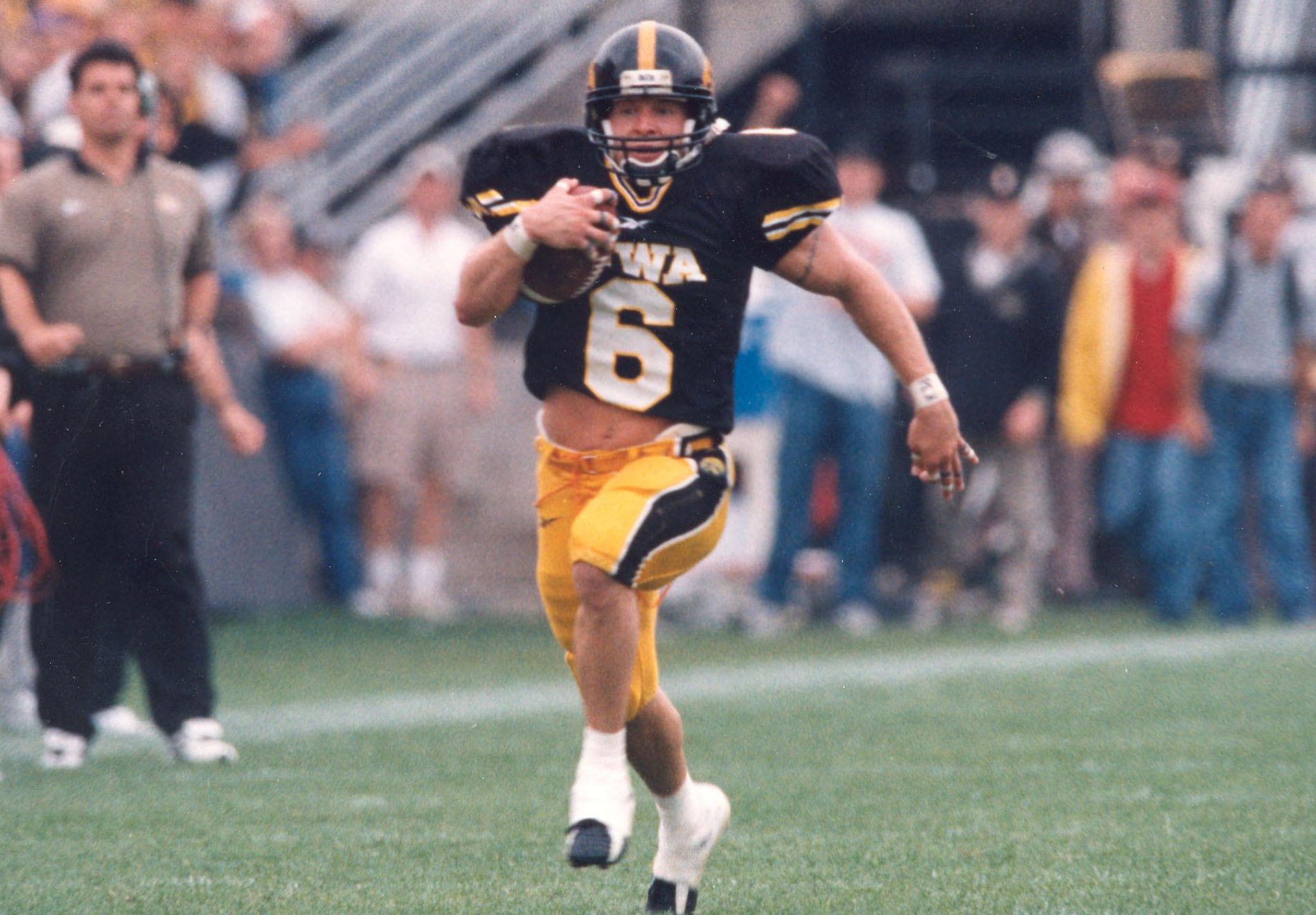 7C000A40-DB31-4F2C-8AAF-26A9C41F5923