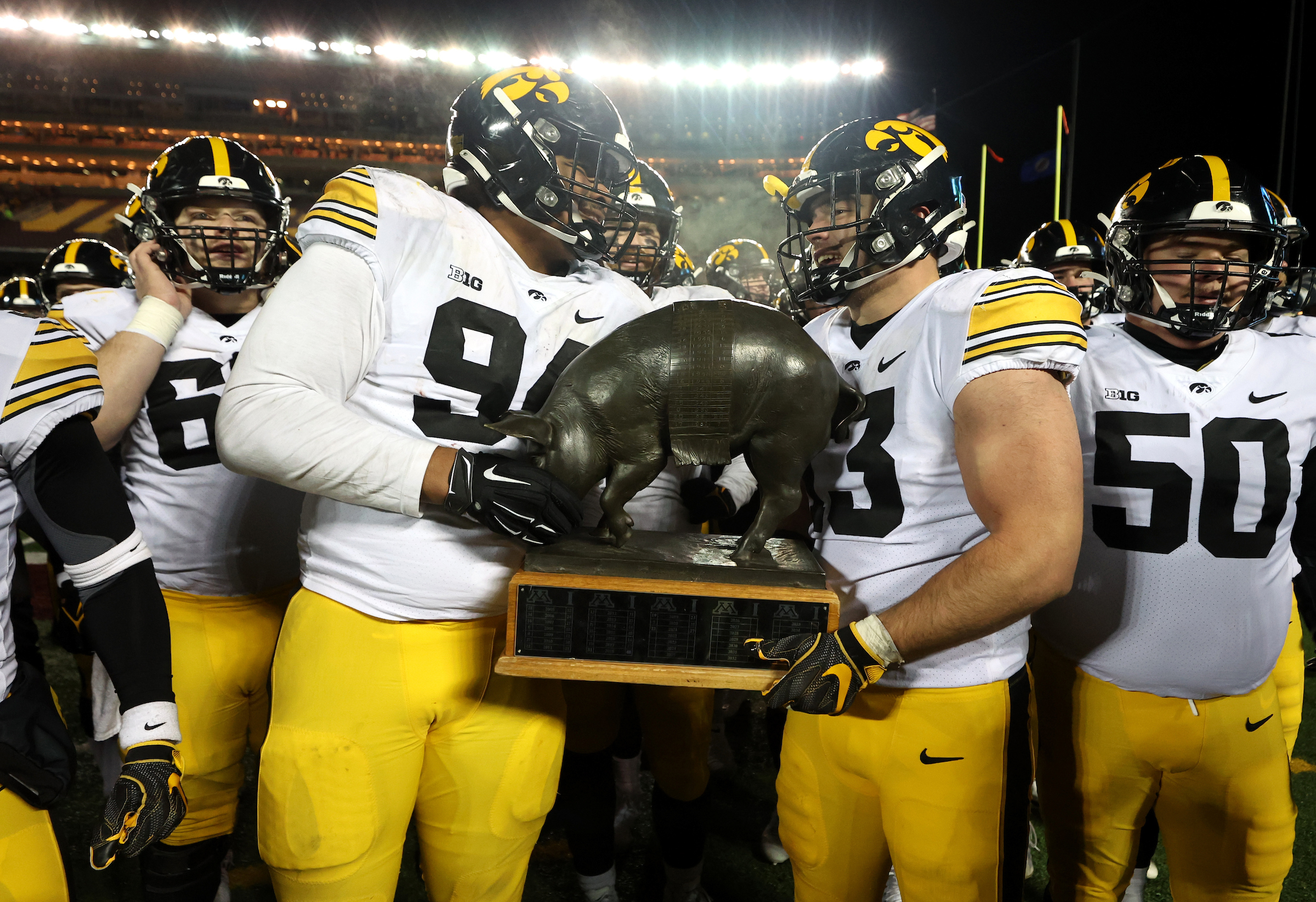 IOWA FOOTBALL AT MINNESOTA IOWA FOOTBALL AT MINNESOTA