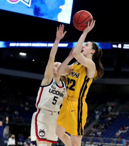 IOWA WOMEN'S BASKETBALL VS UCONN Sweet 16