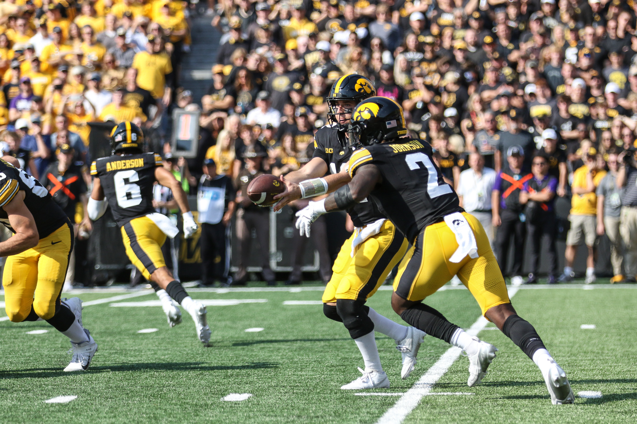 Cade McNamara, Kaleb Johnson