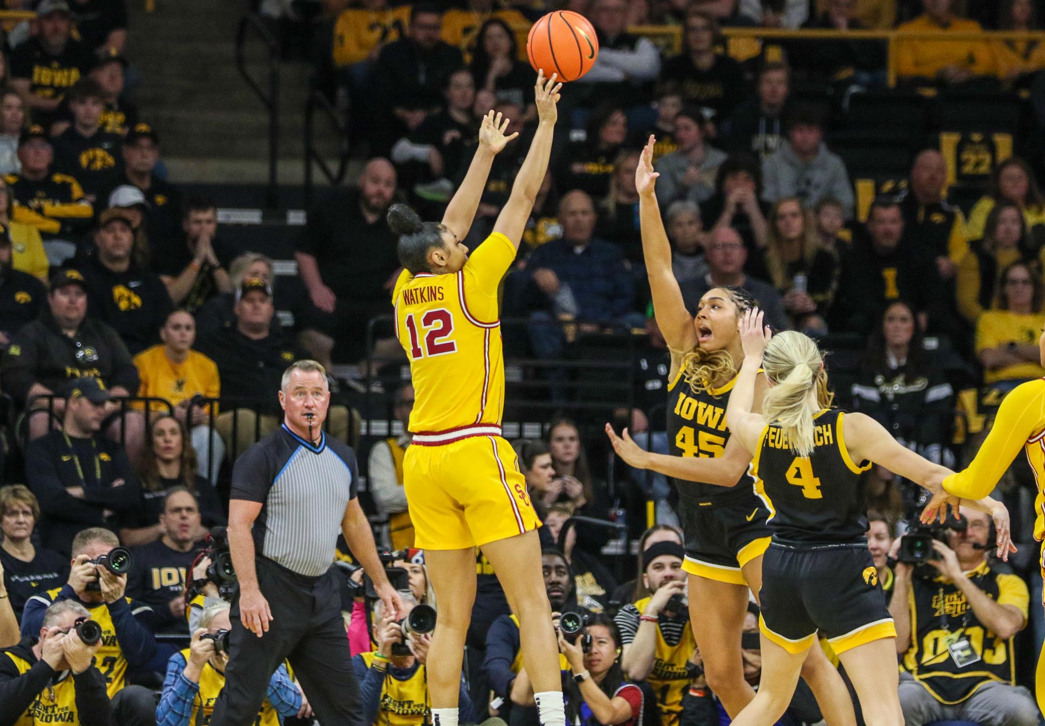 JuJu Watkins, Hannah Stuelke