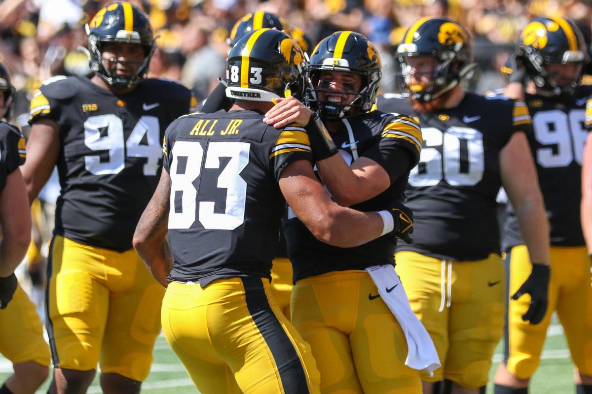 Cade McNamara, Erick All Jr.