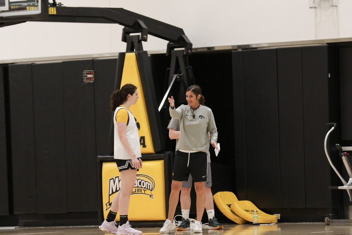 Randi Henderson, Ava Heiden