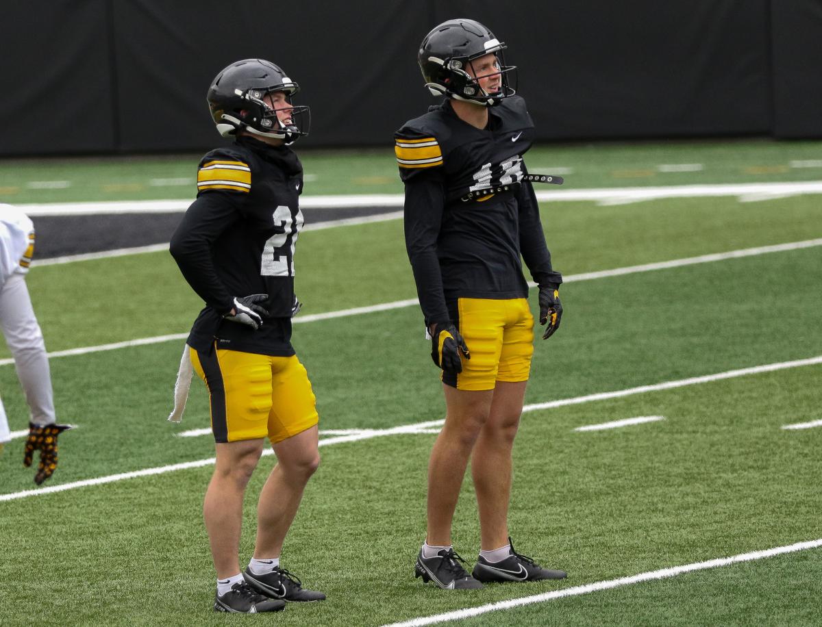 Kaden Wetjen, Alec Wick