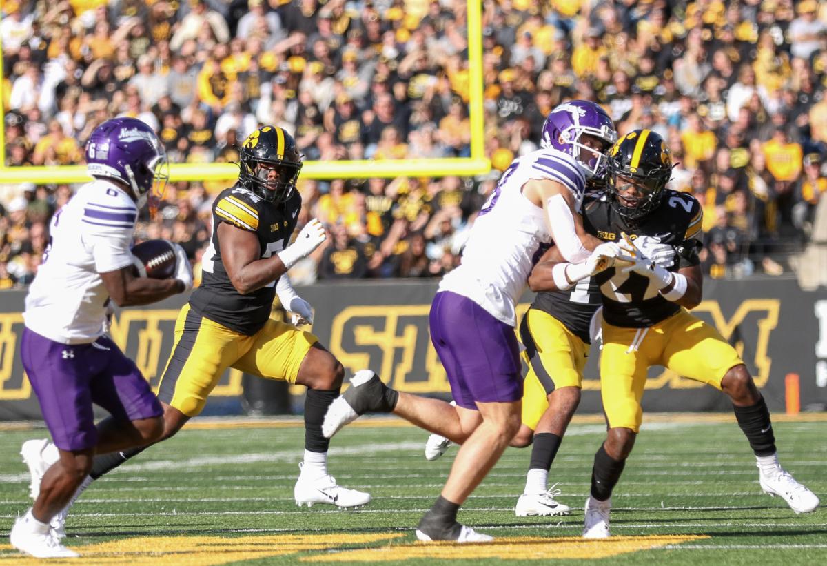 Jay Higgins, Jermari Harris