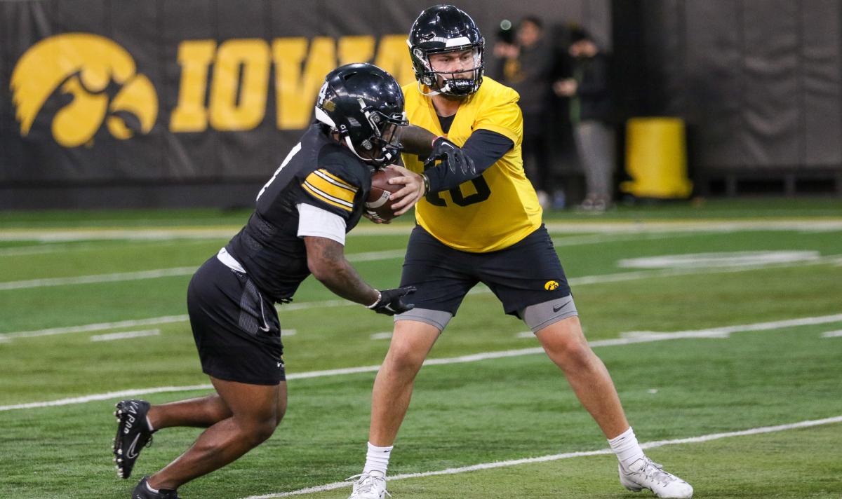 Deacon Hill, Leshon Williams