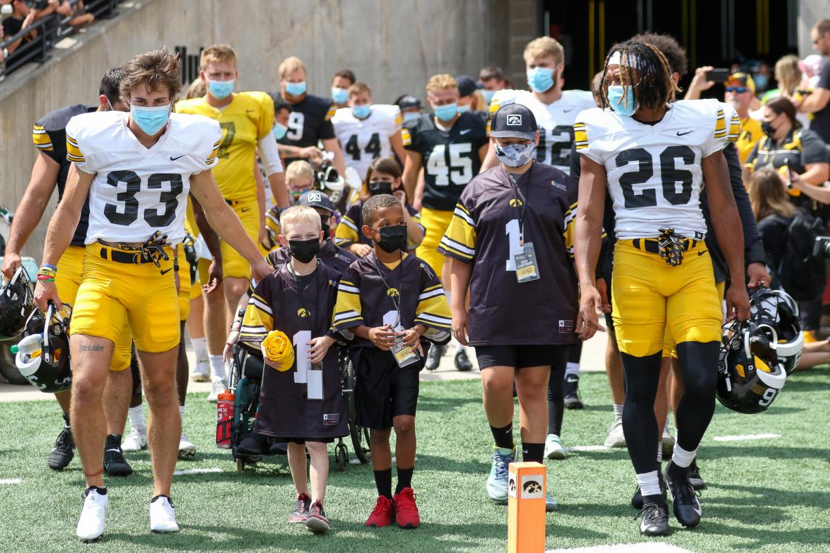 Riley Moss, Kaevon Merriweather 