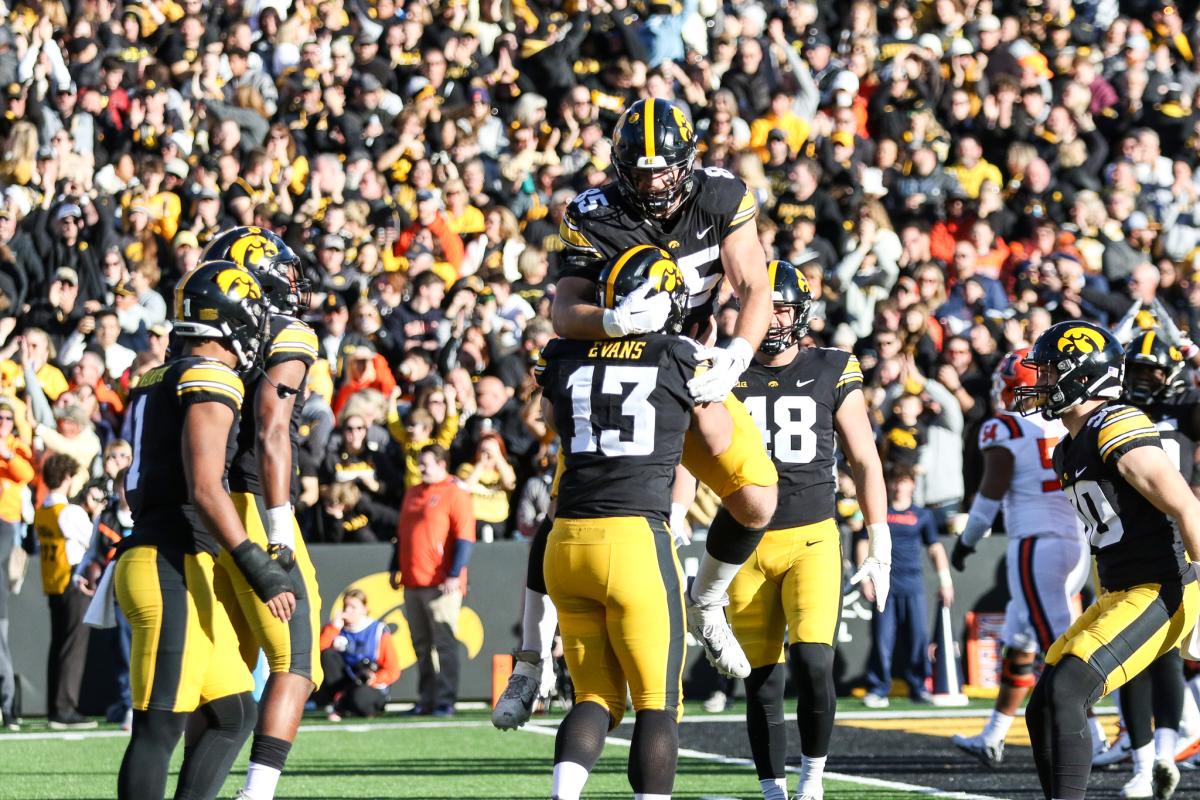 Logan Lee, Joe Evans 